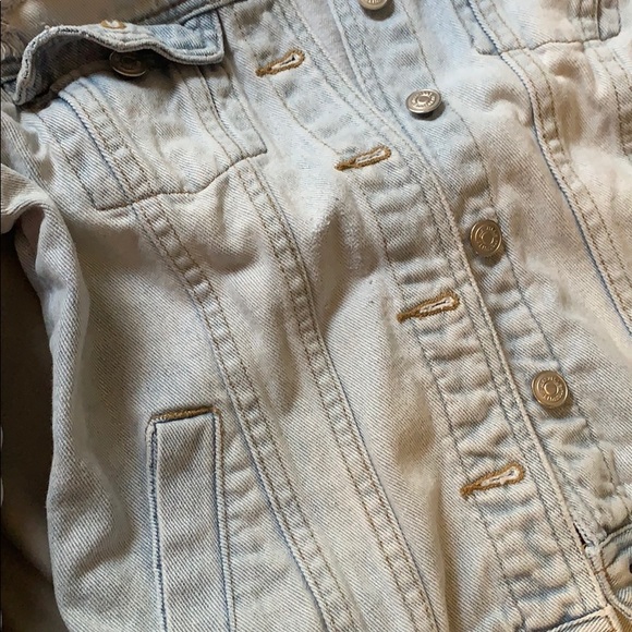 Jean jacket! - Picture 4 of 8